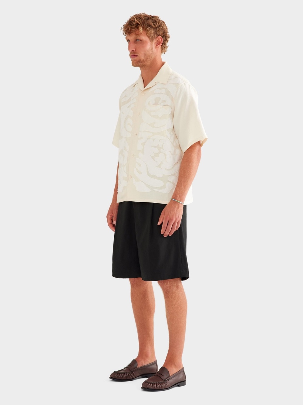 NWT* Venroy Oversized Applique Short Sleeve Shirt - Picture 3 of 8